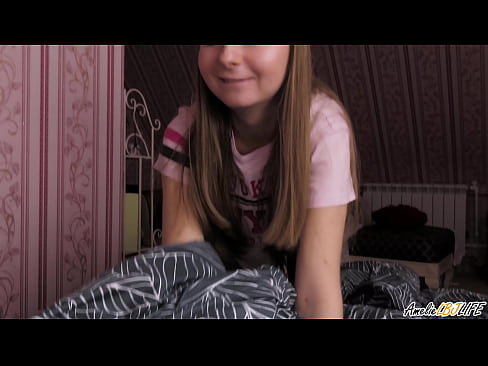 ❤️ Blondinka globoko sesa svojega prijatelja in dobi spermo v usta ❌ Super seks pri nas ❌